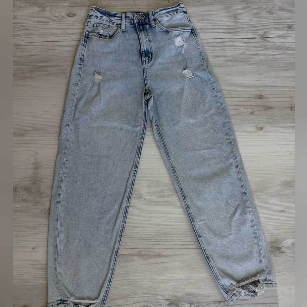 Light Wash Distressed High-Rise Women’s Jeans